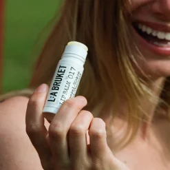 L:a Bruket 017 Lip Balm Almond/Coconut 14gr Online