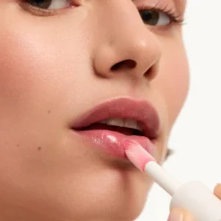 Goop Beauty Hydra-Barrier Gel Gloss Blossom Outlet