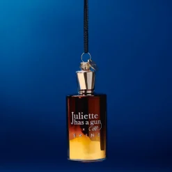 Skins Ornament x Juliette has a gun New