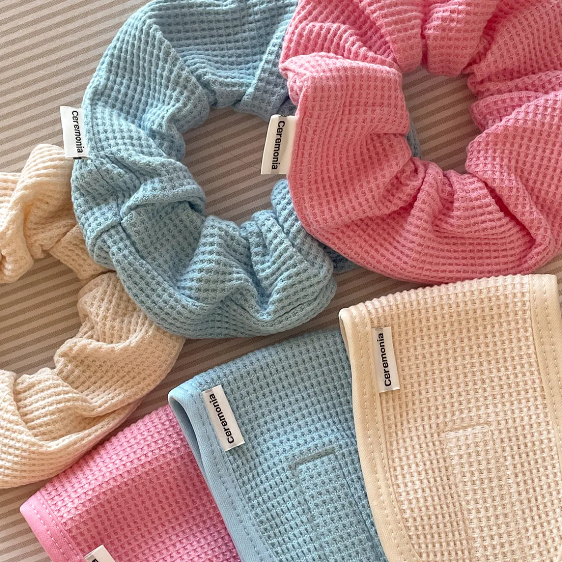 Ceremonia Spa Scrunchie Hot